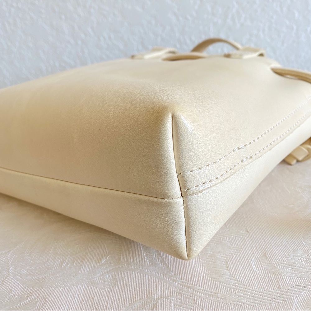 Madewell Ivory The Small Drawstring Transport Crossbody - Picture 5 of 16